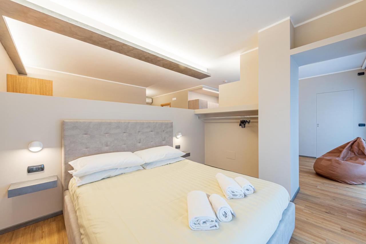 Room 176, Alba Town Luaran gambar