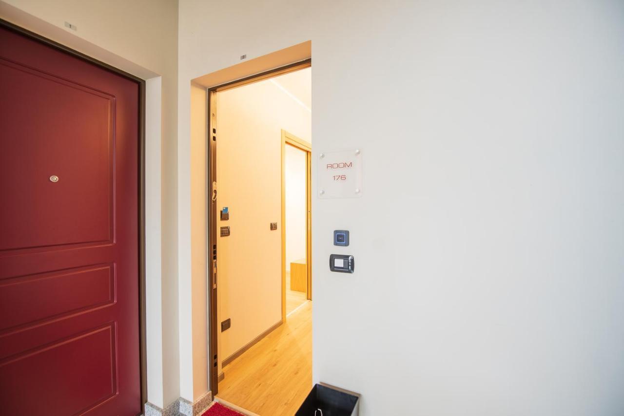 Room 176, Alba Town Luaran gambar